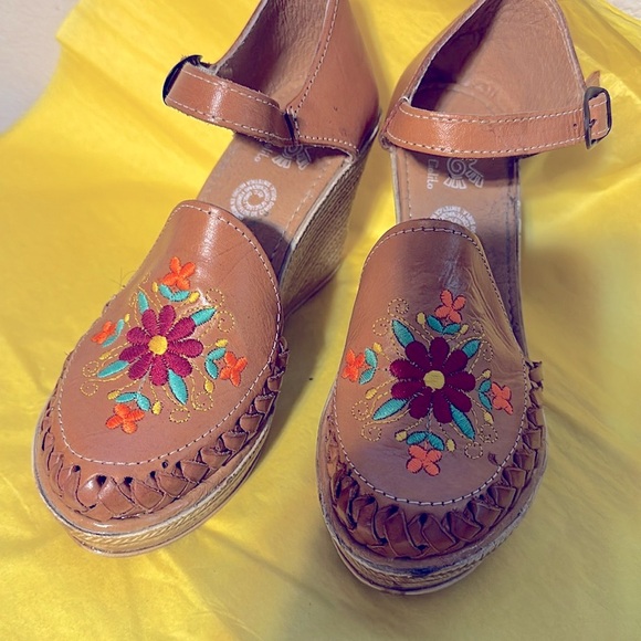 Size 9 leather Mexican Artisan wedge - Picture 3 of 4